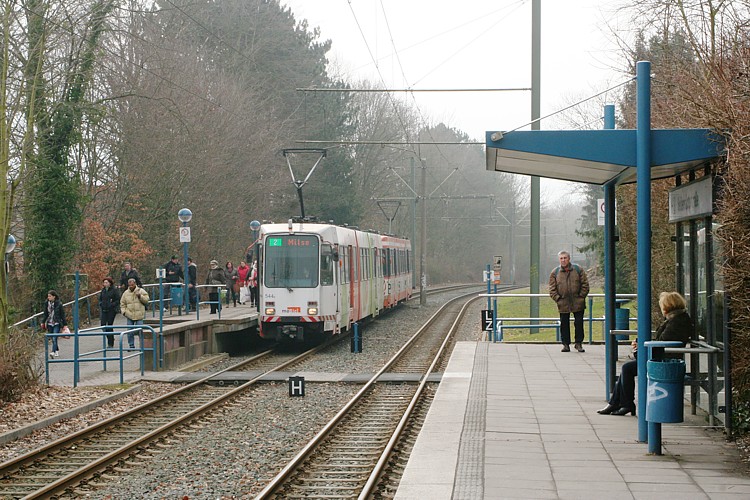 Datei:544 08.03.2013 Bielefeld, Haltestelle Seidenstickerstraße.jpg