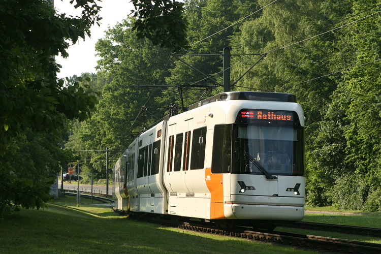 Datei:5011 01.06.2015 Bielefeld, Universitätsstraße.jpg