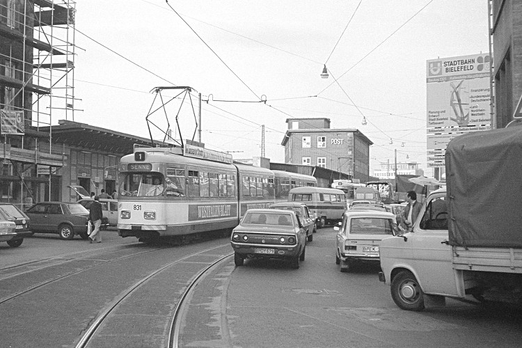Datei:831 03.10.1980 Bielefeld, Hauptbahnhof.jpg
