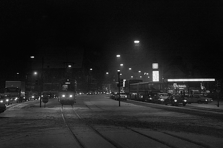 Datei:831 05.12.1980 Bielefeld, Haltestelle Bethel.jpg