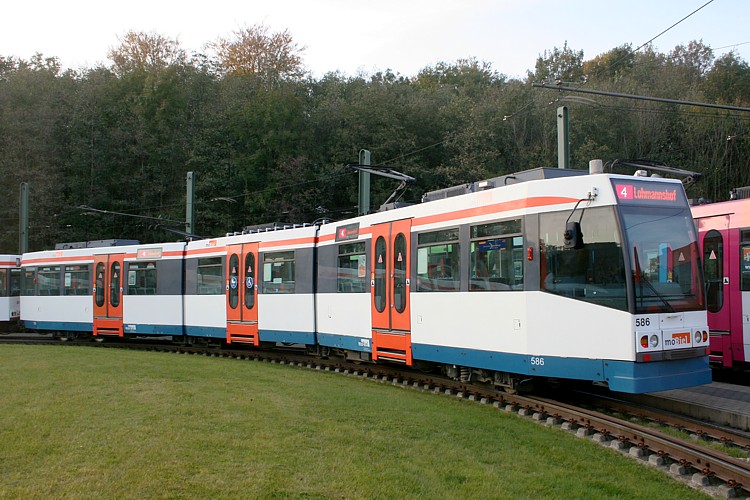 Datei:586 21.10.2011 Bielefeld, Wendeschleife Lohmannshof.jpg