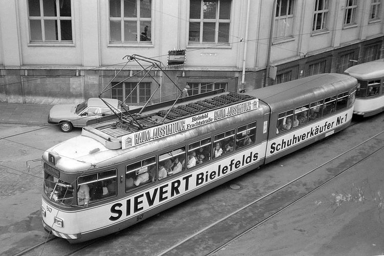 Datei:847 02.10.1981 Bielefeld, Schildescher Str, Bundesbahn-Unterführung.jpg