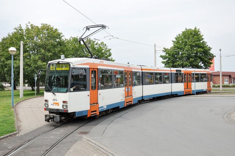 Datei:521 10.07.2011 Bielefeld, Endstelle Babenhausen Süd.jpg