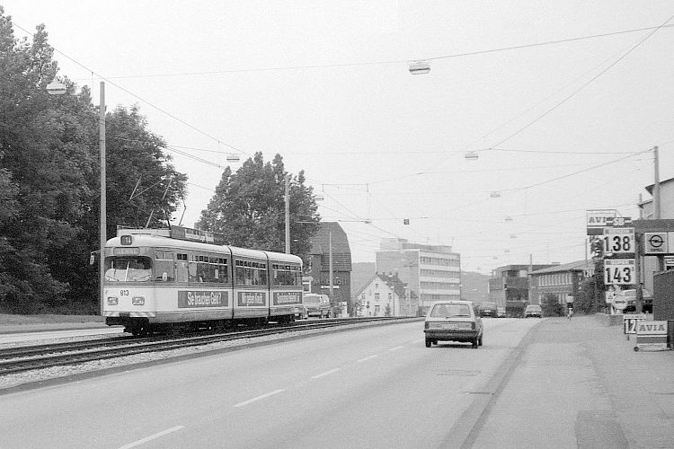 Datei:813 07.06.1981 Bielefeld, Artur-Ladebeck-Straße, nahe Lönkert.jpg