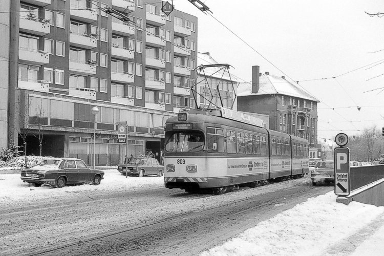 Datei:809 02.01.1979 Bielefeld, Friedrich-Ebert-Straße, Kesselbrink.jpg