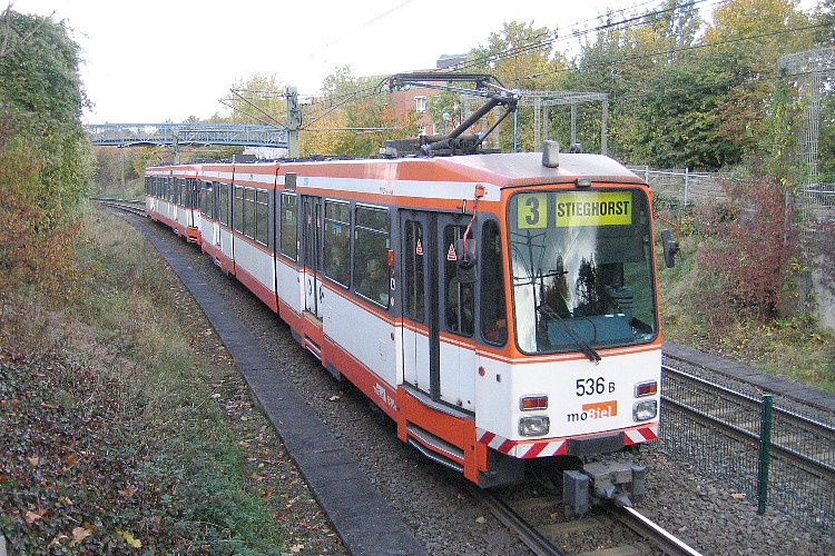 Datei:536 25.10.2004 Bielefeld-Stieghorst, nahe Haltestelle Roggenkamp.jpg