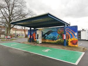 Die GreenStation in Sieker, zu sehen ist zwei der Ladeplätze