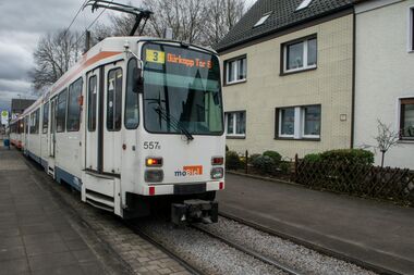 31.12.2022 M8C 557 Haltestelle VOS.jpg