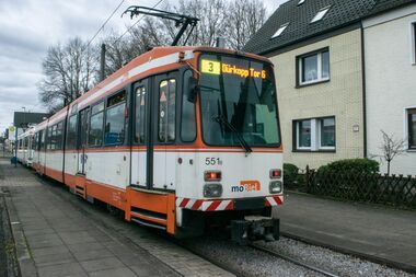 31.12.2022 M8C 551 Haltestelle VOS.jpg