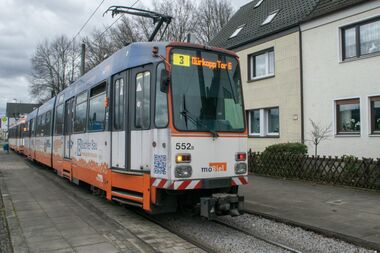 31.12.2022 M8C 552 Haltestelle VOS.jpg