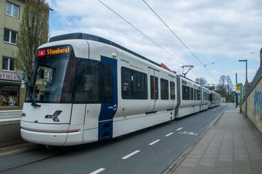 07.04.2023 GTZ8-B 5037 Haltestelle KRH.jpg