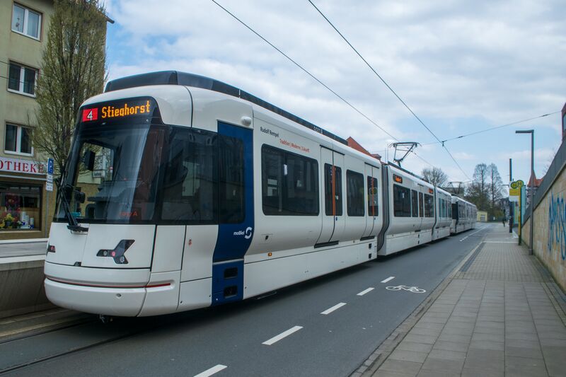 Datei:07.04.2023 GTZ8-B 5037 Haltestelle KRH.jpg