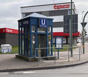 31.01.2022 BES Zugang Aufzug Richtung ATH.jpg