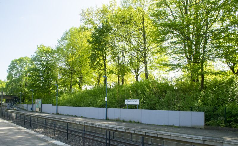 Datei:06.05.2022 Haltestelle SMW Richtung ATH.jpg