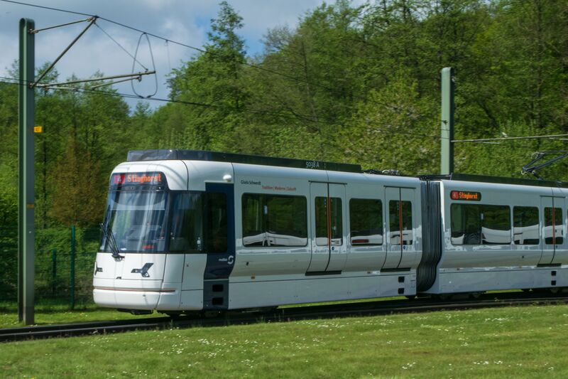 Datei:06.05.2023 GTZ8-B 5038 Haltestelle LOH.jpg